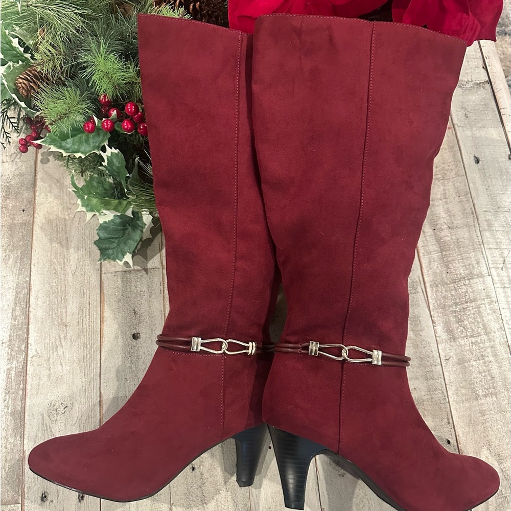 🌺🌸NWOT Karen Scott Burgundy Boots🌺🌸Women's Size 7.5